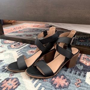 NWOT Black Merona Heeled Sandals